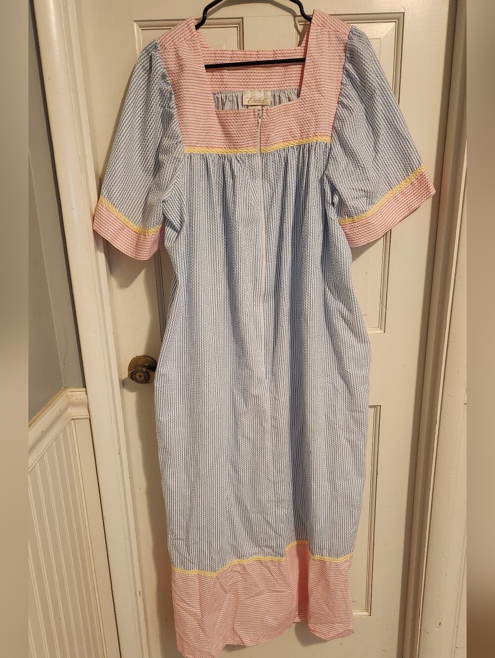 Cachet Vintage Seersucker Zip Front Housecoat ,size L